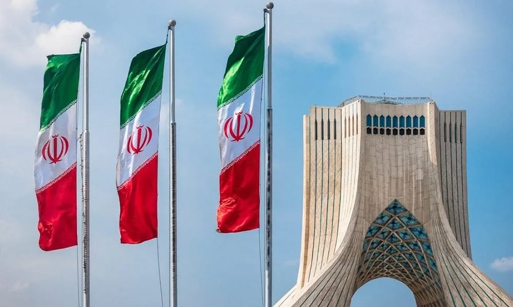 “نيويورك تايمز”: لا يمكن غزو إيران ولا تغيير نظامها من الخارج