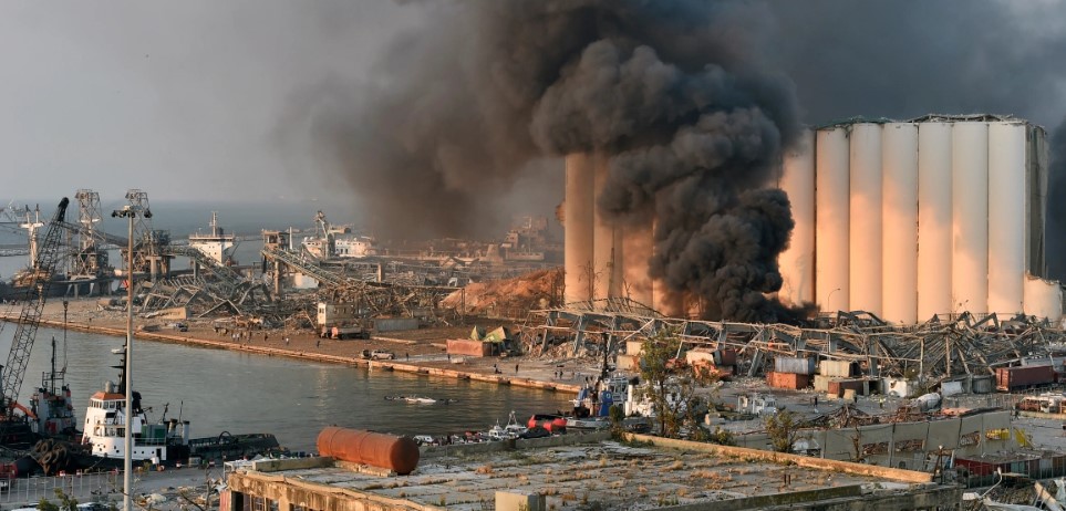 عن ٤ آب ومعسكرات التضليل