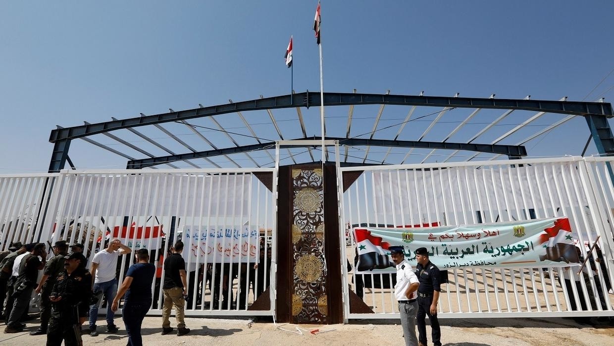 المعادلة: معبر القائم البوكمال مقابل القواعد العسكرية