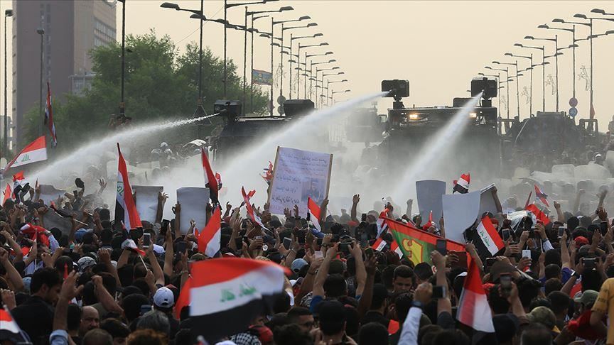 من بغداد إلى بيروت رحلة تشرينية ببوسطة واحدة