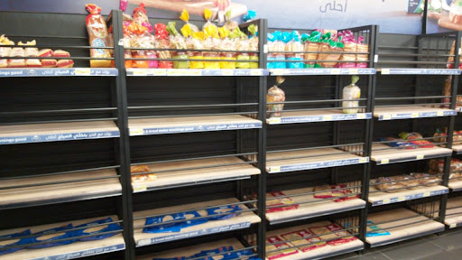 الدكاكين: رفوف تحدّث عن الأزمة