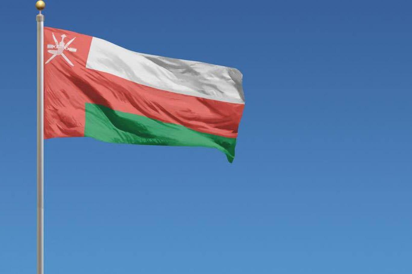 عُمان الآمنة بين دويلات غير آمنة