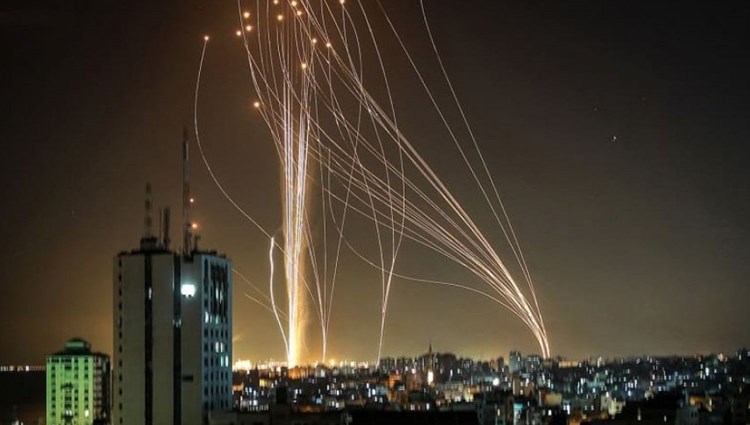 عصا “سيف القدس” وصمود المقدسيين.. ركّعا “إسرائيل” وبعثرا مسيرة الأعلام