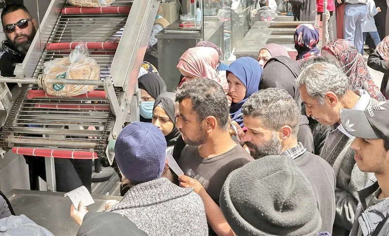 رغيف اللبنانيين مجبولٌ بالقهر