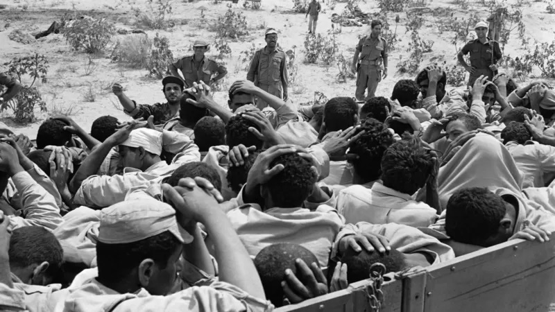 قائد اسرائيلي سابق: أحرقنا جثث الجنود المصريين وحفرنا حفرةً كبيرةً ودفنّاهم