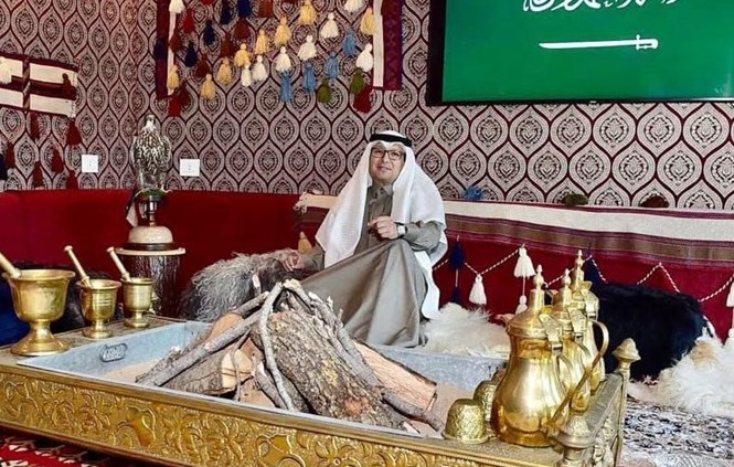 وليد البخاري.. سفير الديموقراطية وحرية الرأي والتعبير!