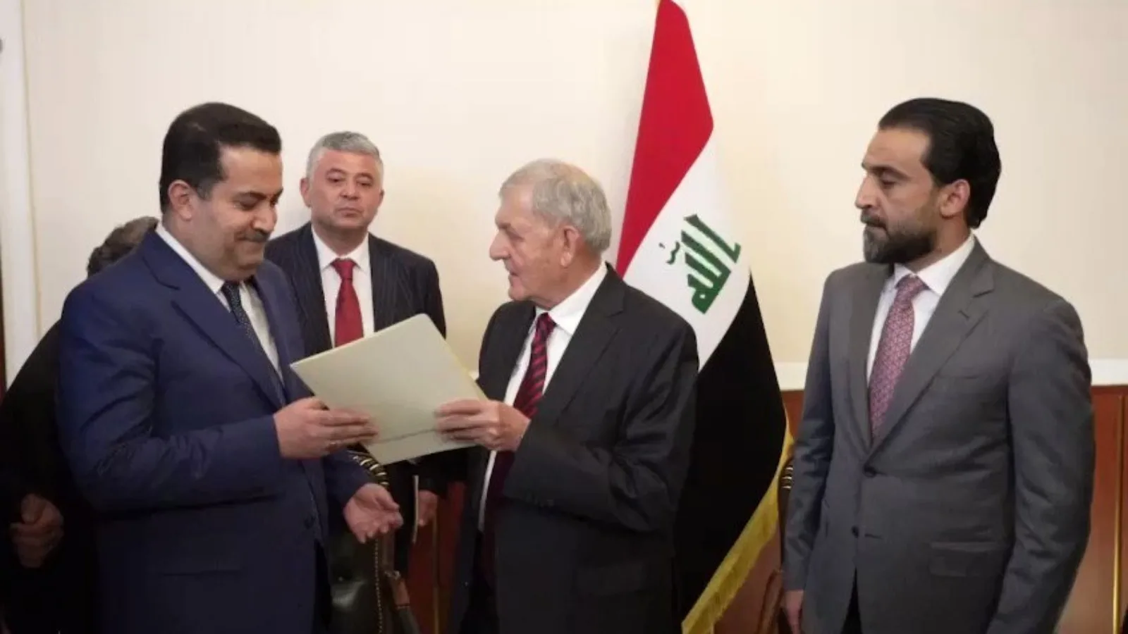 عهد جديد في العراق: الصدر الحاضر الغائب