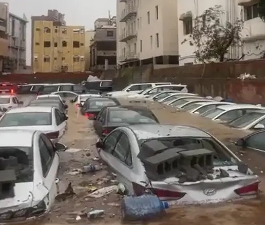 مأساة سيول جدة العقاب: للمصلحين والمكافأة للمستهترين بأرواح المواطنين