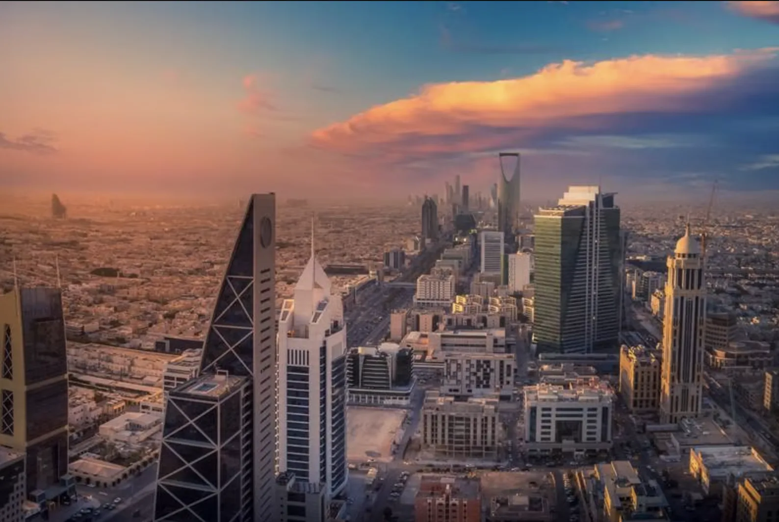 معركة الهيمنة الإقليمية‏.. عن المنافسة الشرسة بين الرياض ودبي