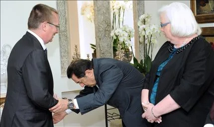 بين الأسياد والأتباع