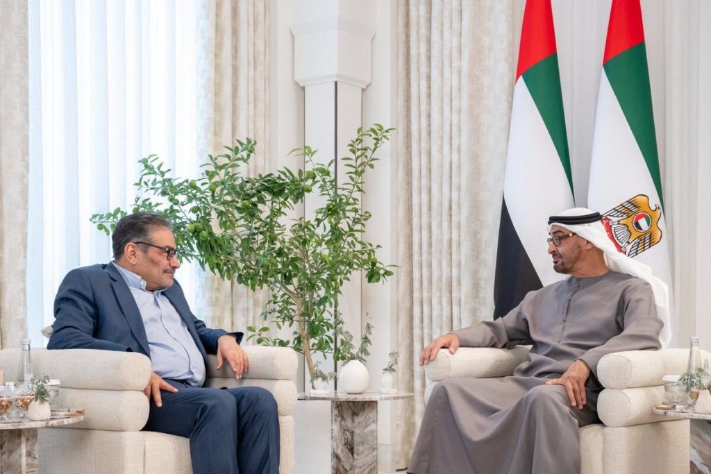 ما هي رسائل ودلالات زيارة شمخاني للإمارات؟