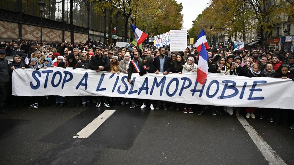 هل شرعت أوروبا الإسلاموفوبيا؟