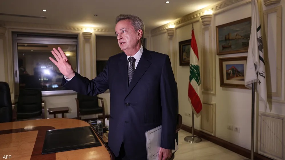 خرج سلامة من “المركزي”… نهجه مستمر