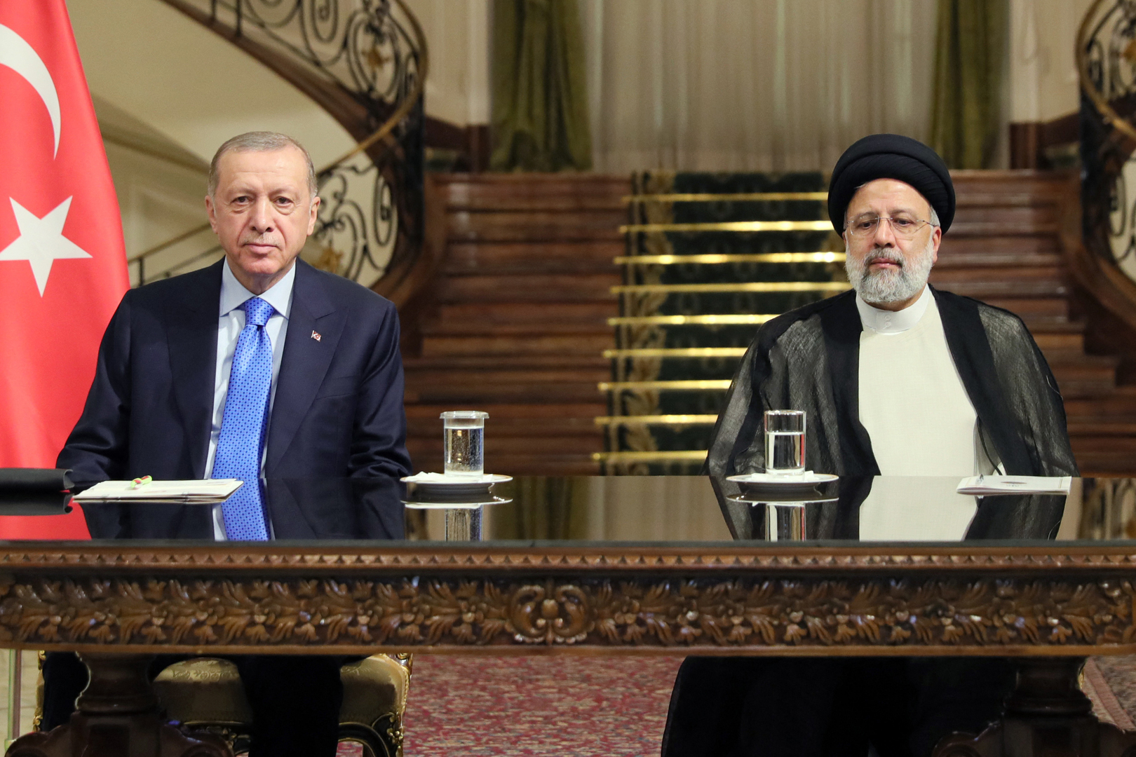 نُصرة غزة تُحرج أردوغان… لماذا ألغى رئيسي زيارته إلى تركيا؟