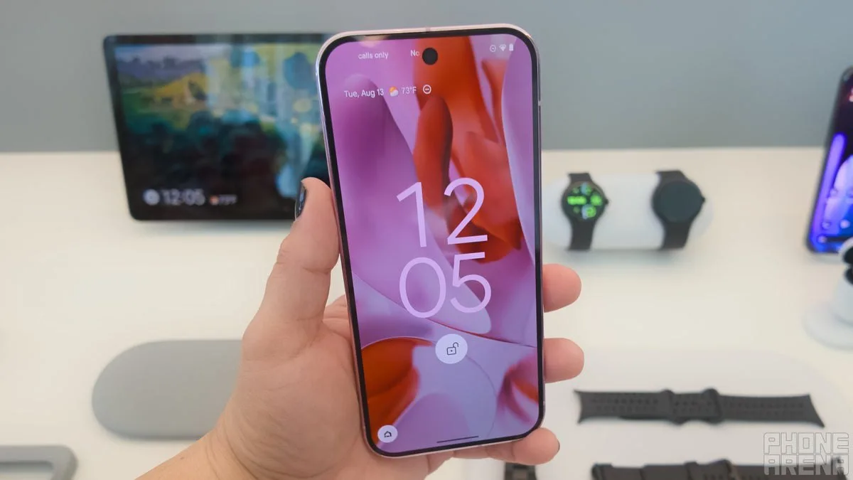 إطلاق ميزة Adaptive Touch على سلسلة Google Pixel 9 حتى تتمكن من فتح القفل عندما تكون أصابعك مبتلة