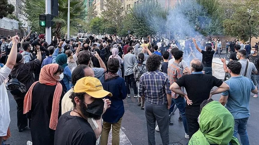 هل يؤارز المعارضون الإيرانيون التدخل الخارجي؟
